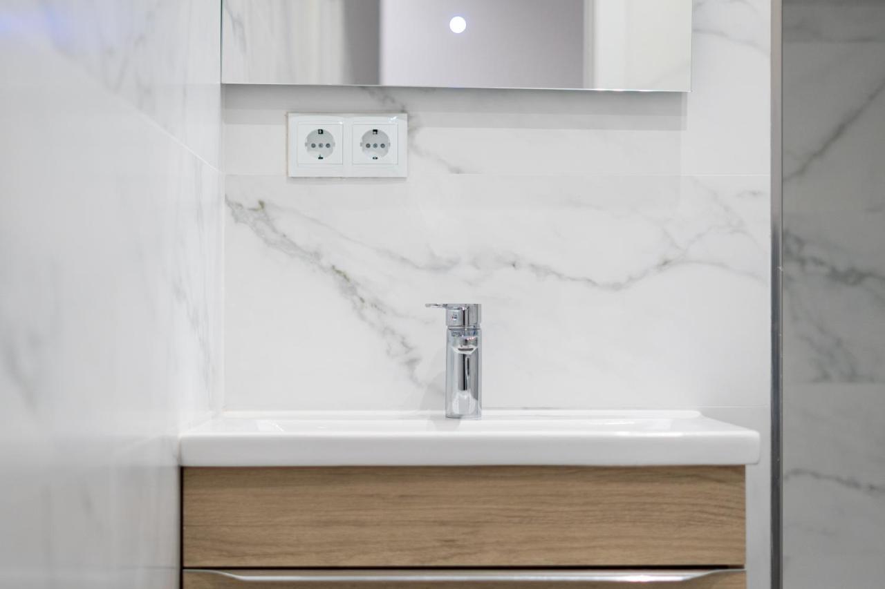 Cozy Studio Apartment 5 Min From Camp Nou Barcelona Exterior foto